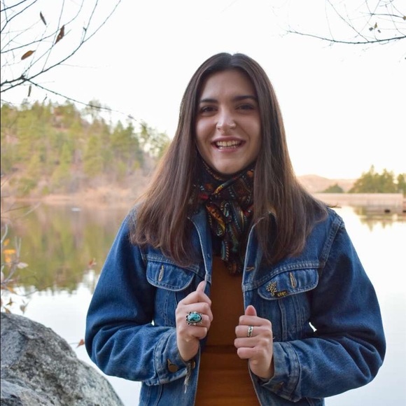 Meet your Posher, Camryn - Picture 1 of 1